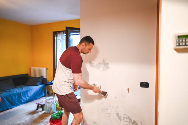 Best Water Damage Restoration  in Leavittsburg, OH